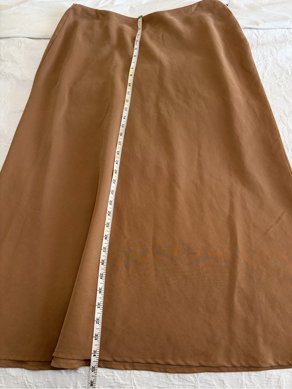 Elegant Cream Maxi Skirt with Fluid Silhouette - Picture 7 of 8